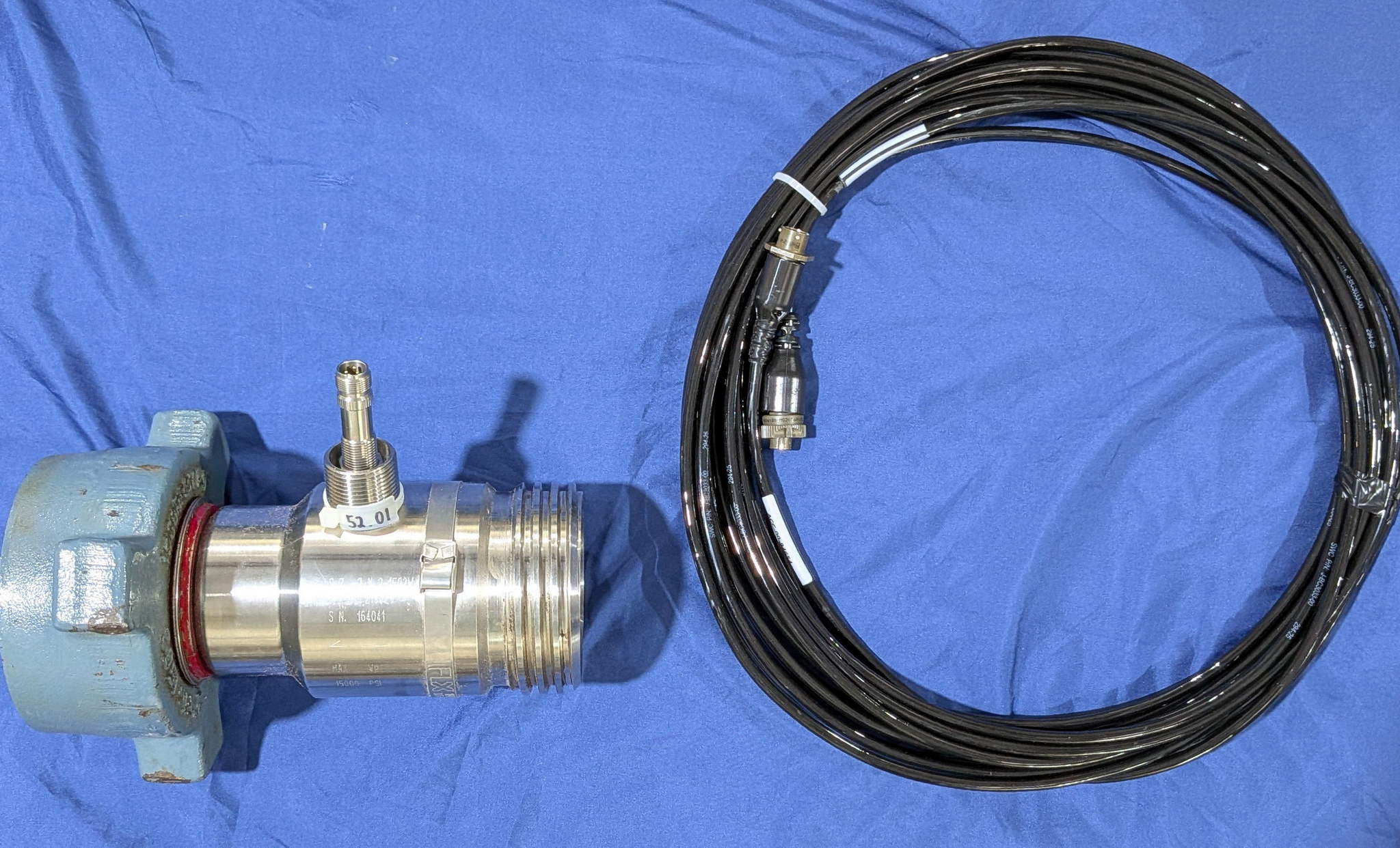 Turbine flowmeter with cable
